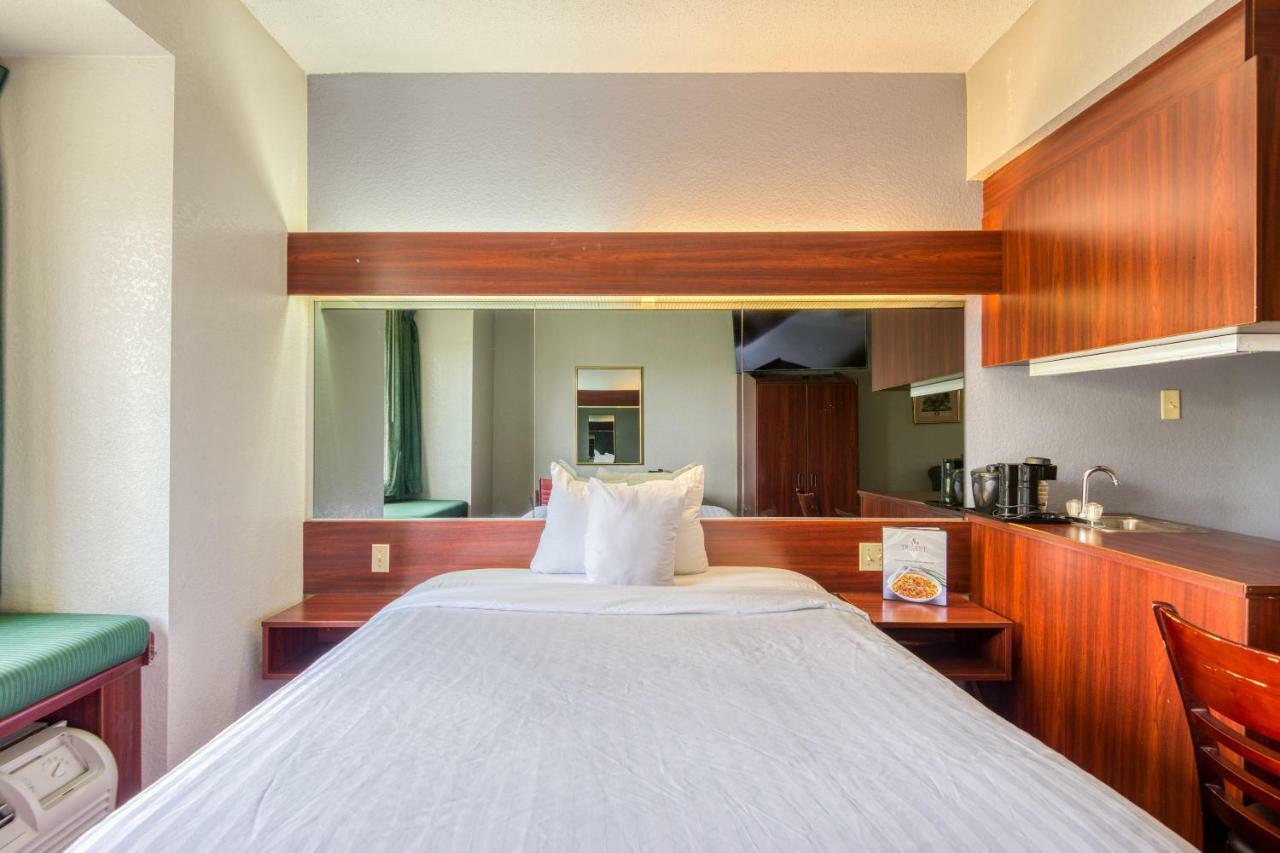 Trident Inn & Suites, Baton Rouge (Adults Only) Prairieville Εξωτερικό φωτογραφία