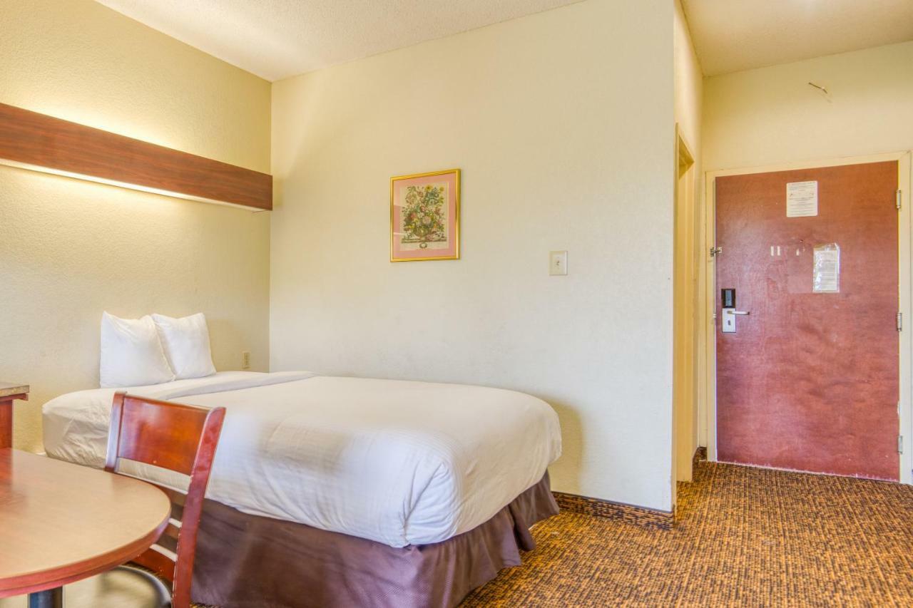 Trident Inn & Suites, Baton Rouge (Adults Only) Prairieville Εξωτερικό φωτογραφία